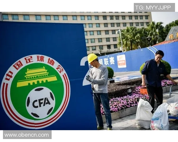 中超精彩对决那不勒斯狂胜巴萨帽子戏法点燃全场激情